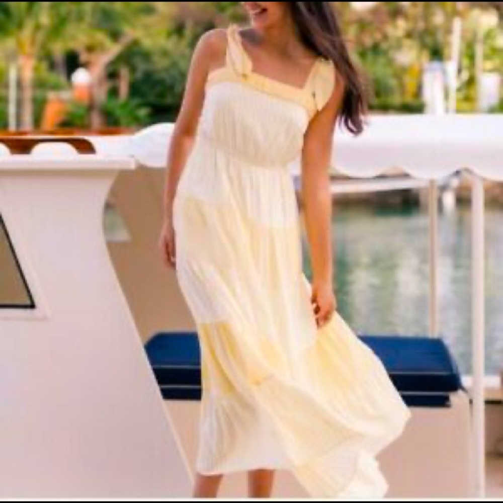 Gal meets glam Carlotta Sundress